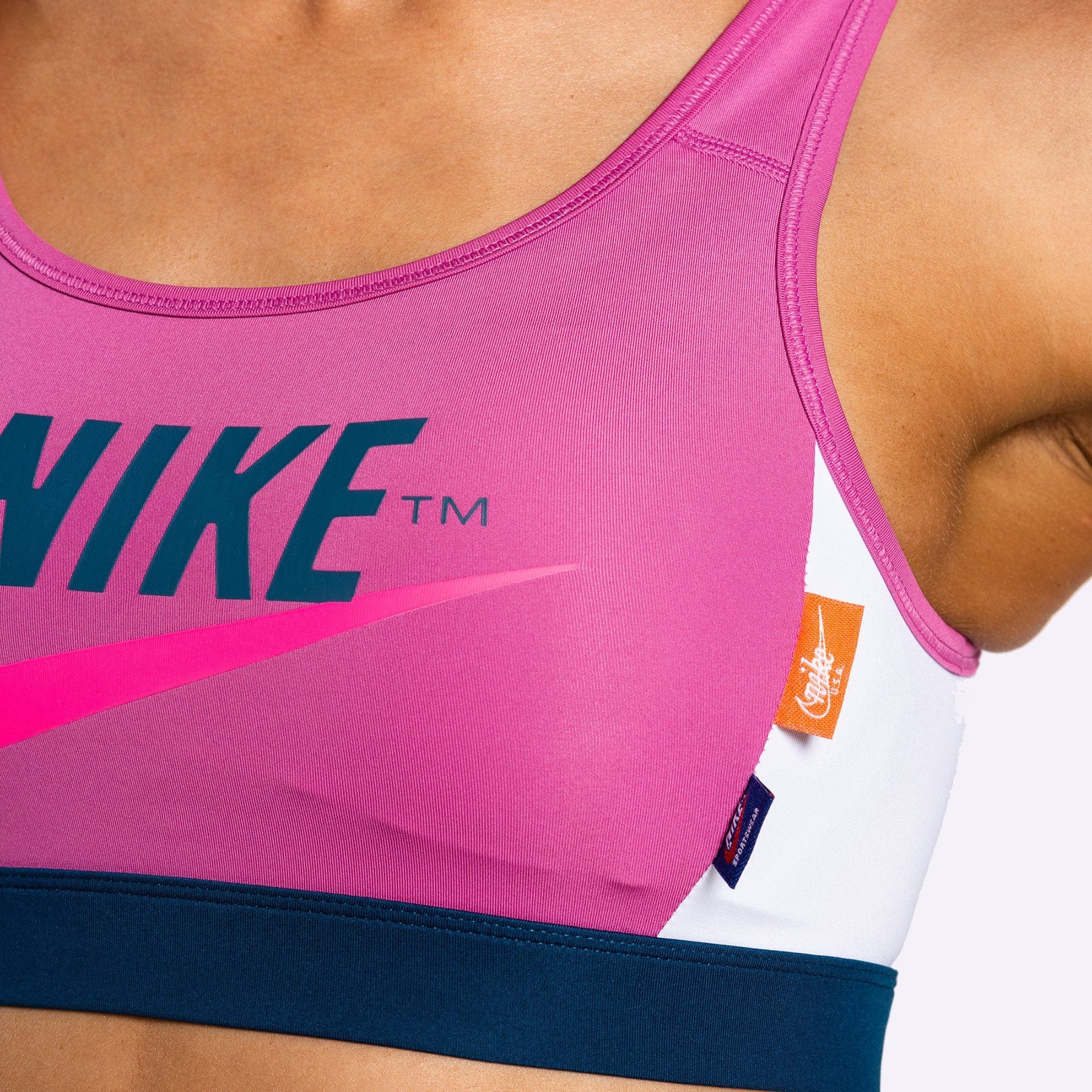 Nike Plus Size 2X Sports Bra Womens Swoosh Icon Clash Pink Dri-FIT Medium- Impact